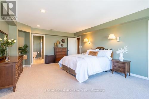 204 Concession Street, Hamilton (Centremount), ON - Indoor Photo Showing Bedroom