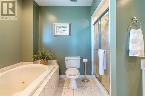 204 Concession Street, Hamilton, ON - Indoor Photo Showing Bathroom