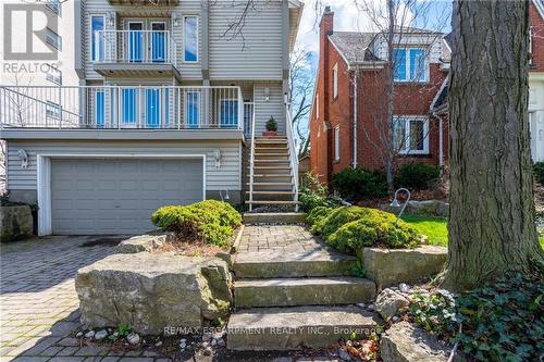 204 Concession Street, Hamilton (Centremount), ON - Outdoor With Balcony With Facade