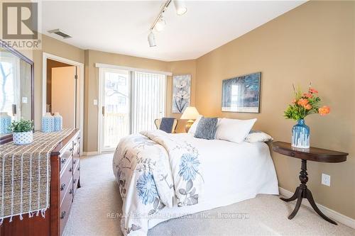 204 Concession Street, Hamilton (Centremount), ON - Indoor Photo Showing Bedroom