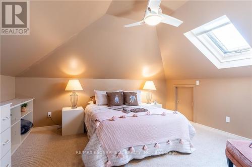 204 Concession Street, Hamilton (Centremount), ON - Indoor Photo Showing Bedroom