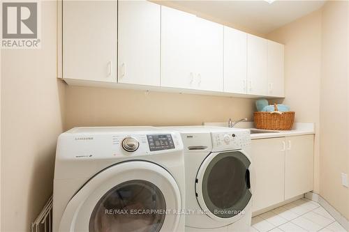 204 Concession Street, Hamilton (Centremount), ON - Indoor Photo Showing Laundry Room