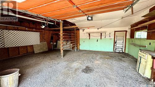 481 Caldwell Avenue, Craik, SK - Indoor Photo Showing Garage