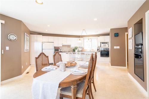 204 Concession Street, Hamilton, ON - Indoor Photo Showing Dining Room