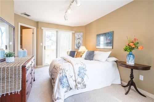 204 Concession Street, Hamilton, ON - Indoor Photo Showing Bedroom