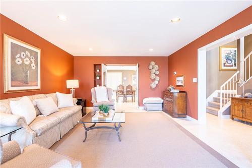 204 Concession Street, Hamilton, ON - Indoor Photo Showing Living Room