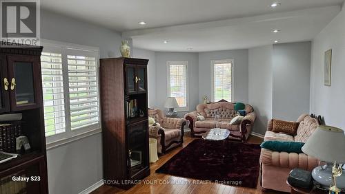 57 Vogue Street, Markham, ON - Indoor Photo Showing Living Room