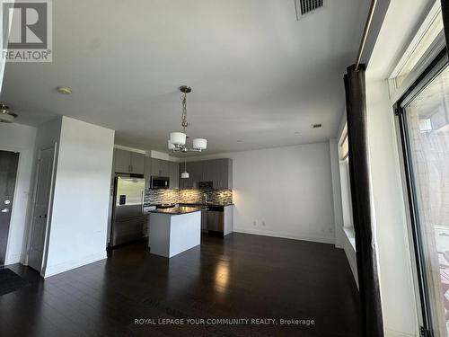 501 - 15277 Yonge Street, Aurora (Aurora Village), ON - Indoor Photo Showing Kitchen