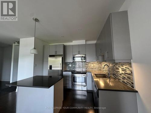 501 - 15277 Yonge Street, Aurora (Aurora Village), ON - Indoor Photo Showing Kitchen With Stainless Steel Kitchen With Upgraded Kitchen