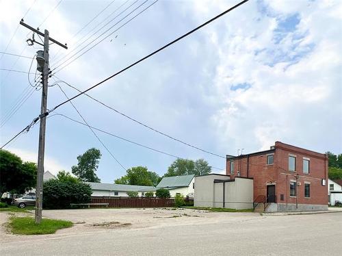 516 Burrows Rd, Mccreary, MB 