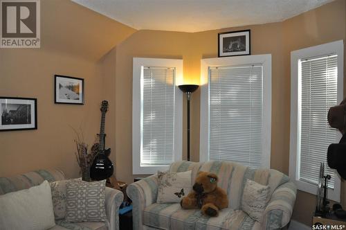 2345 Osler Street, Regina, SK - Indoor Photo Showing Living Room