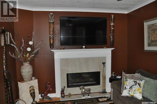 2345 Osler Street, Regina, SK - Indoor Photo Showing Living Room With Fireplace