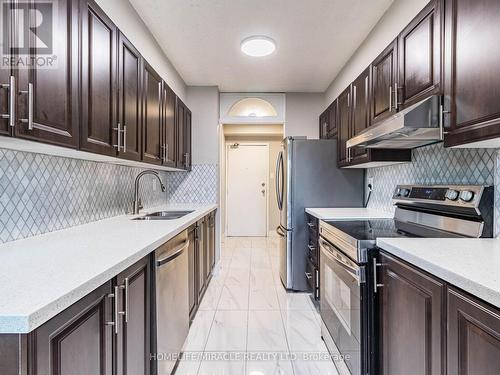 507 - 5580 Sheppard Avenue, Toronto (Malvern), ON - Indoor Photo Showing Kitchen With Double Sink With Upgraded Kitchen