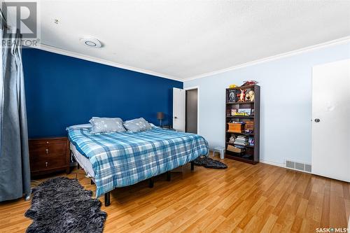 1430 Hochelaga Street W, Moose Jaw, SK - Indoor Photo Showing Bedroom