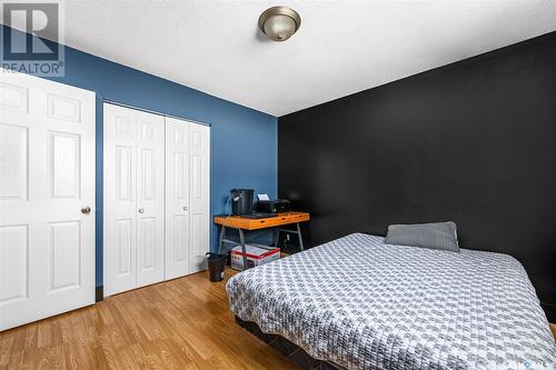 1430 Hochelaga Street W, Moose Jaw, SK - Indoor Photo Showing Bedroom