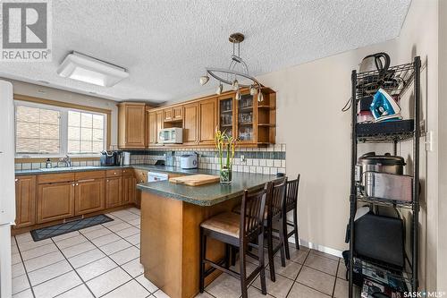 1430 Hochelaga Street W, Moose Jaw, SK - Indoor Photo Showing Kitchen