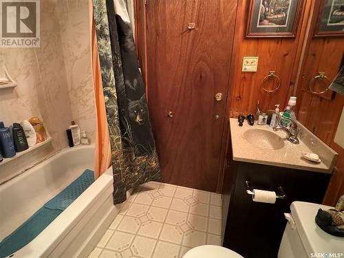 1402 Nikik Avenue, Missinipe, SK - Indoor Photo Showing Bathroom