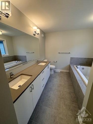 906 Echinacea Row, Ottawa, ON - Indoor Photo Showing Bathroom