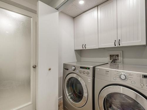 Salle de lavage - 2355 Av. Beaconsfield, Montréal (Côte-Des-Neiges/Notre-Dame-De-Grâce), QC - Indoor Photo Showing Laundry Room