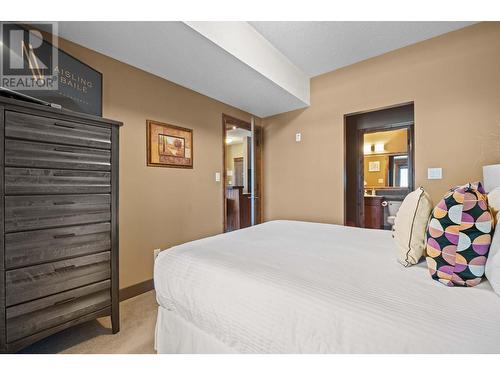 7495 Columbia  Avenue Unit# 1204, Radium Hot Springs, BC - Indoor Photo Showing Bedroom