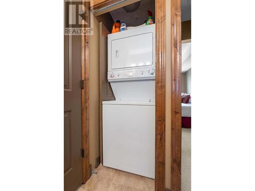 7495 Columbia  Avenue Unit# 1204, Radium Hot Springs, BC - Indoor Photo Showing Laundry Room