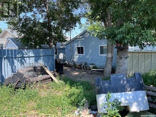 1318 9Th Avenue Nw, Moose Jaw, SK - Outdoor