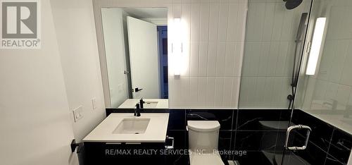 708 - 327 King Street W, Toronto, ON - Indoor Photo Showing Bathroom