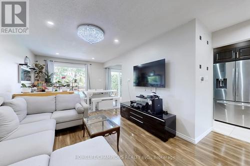 58 Verne Crescent, Toronto (Malvern), ON - Indoor Photo Showing Living Room