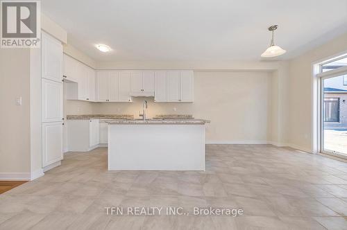 45 Lavender Road, Thorold, ON - Indoor Photo Showing Kitchen