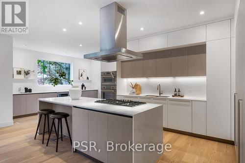 2084 Tolman Road, Mississauga (Lakeview), ON - Indoor Photo Showing Kitchen With Upgraded Kitchen