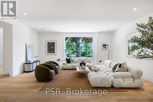 2084 Tolman Road, Mississauga (Lakeview), ON - Indoor Photo Showing Living Room