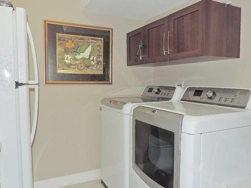 Salle de lavage - 331 Ch. De Vimy, Piedmont, QC - Indoor Photo Showing Laundry Room