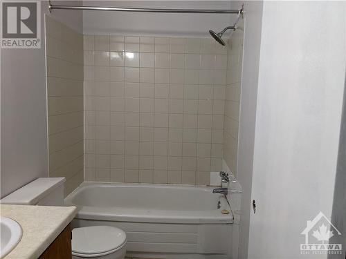 390 Miller Street, Pembroke, ON - Indoor Photo Showing Bathroom