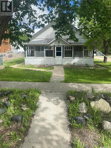 111 4Th Avenue W, Rosetown, SK - Outdoor