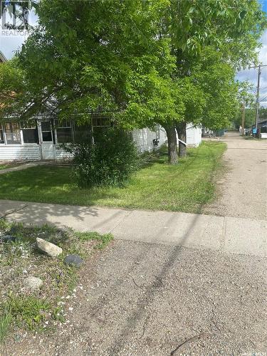 111 4Th Avenue W, Rosetown, SK - Outdoor