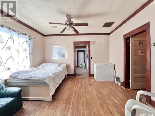 111 4Th Avenue W, Rosetown, SK - Indoor Photo Showing Bedroom