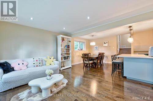 67 Grove Park Crescent, Toronto (Don Valley Village), ON - Indoor Photo Showing Living Room