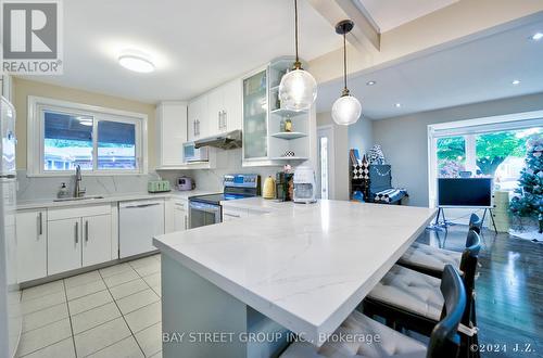 67 Grove Park Crescent, Toronto (Don Valley Village), ON - Indoor Photo Showing Kitchen With Upgraded Kitchen