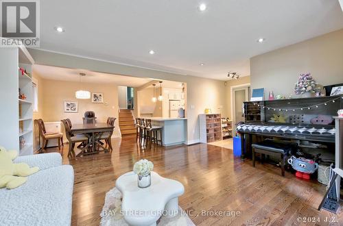 67 Grove Park Crescent, Toronto (Don Valley Village), ON - Indoor Photo Showing Living Room