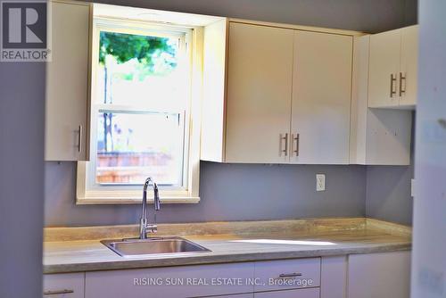 1102 Wellington Avenue, Windsor, ON - Indoor Photo Showing Kitchen