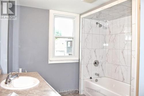 1102 Wellington Avenue, Windsor, ON - Indoor Photo Showing Bathroom