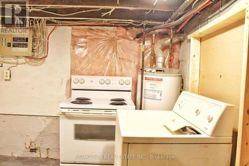 1102 Wellington Avenue, Windsor, ON - Indoor Photo Showing Basement