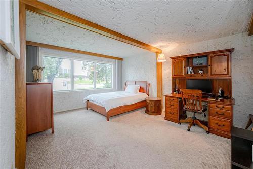 309 Booth Drive, Winnipeg, MB - Indoor Photo Showing Bedroom