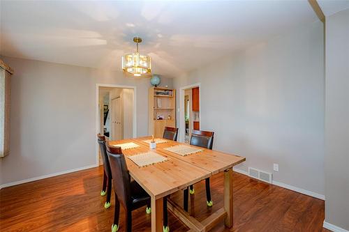 309 Booth Drive, Winnipeg, MB - Indoor Photo Showing Dining Room