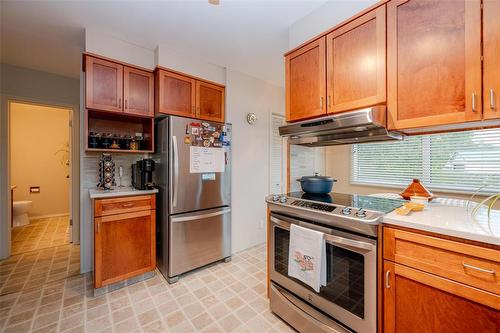 309 Booth Drive, Winnipeg, MB - Indoor Photo Showing Kitchen