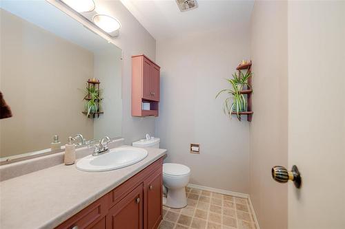 309 Booth Drive, Winnipeg, MB - Indoor Photo Showing Bathroom