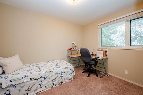 309 Booth Drive, Winnipeg, MB - Indoor Photo Showing Bedroom