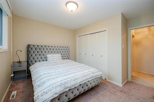 309 Booth Drive, Winnipeg, MB - Indoor Photo Showing Bedroom