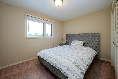 309 Booth Drive, Winnipeg, MB - Indoor Photo Showing Bedroom