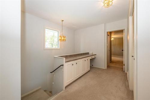 309 Booth Drive, Winnipeg, MB - Indoor Photo Showing Bedroom